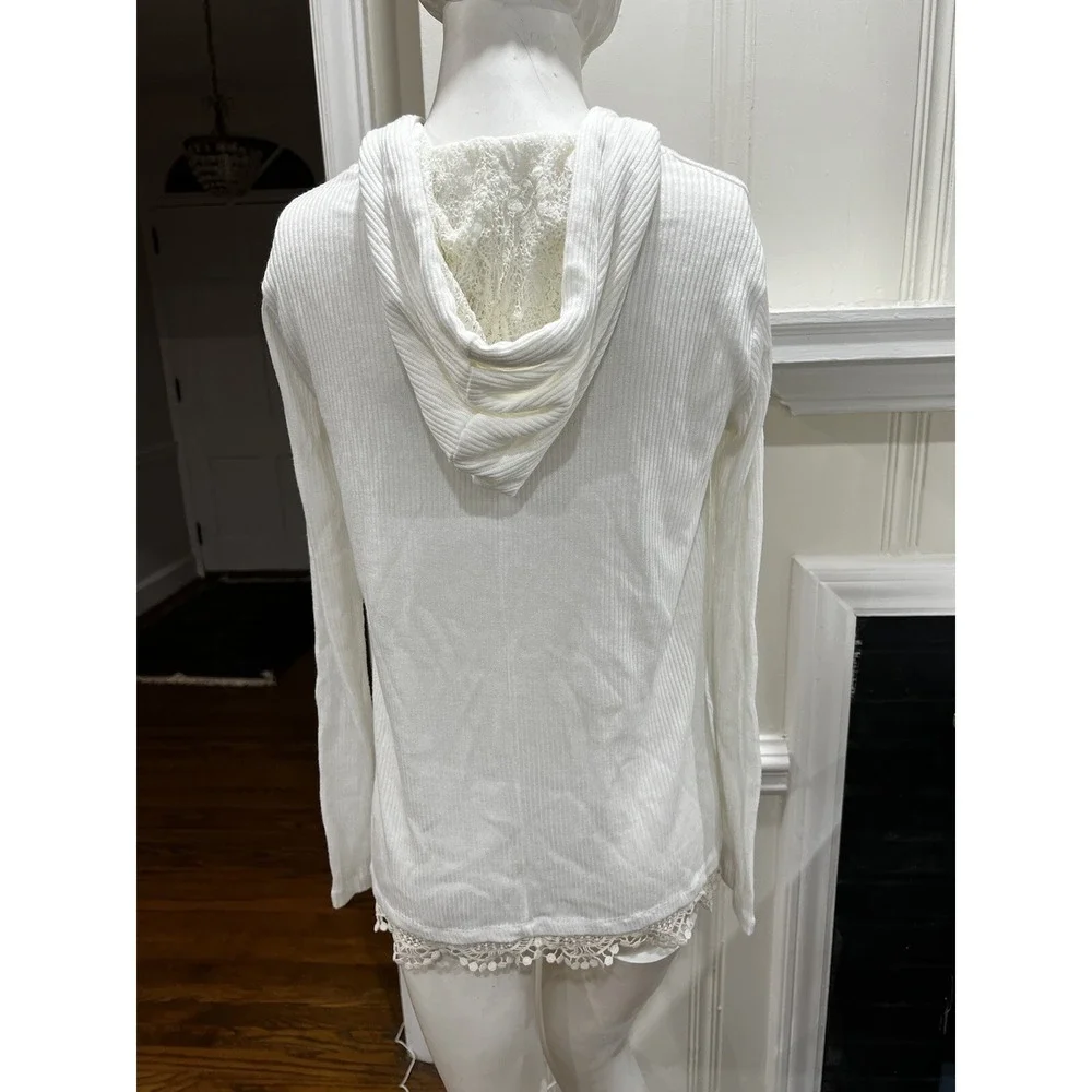 Staccato Womens Ribbed LS  'Lace Lined Hood'  with Hem Trim  Top Size Small